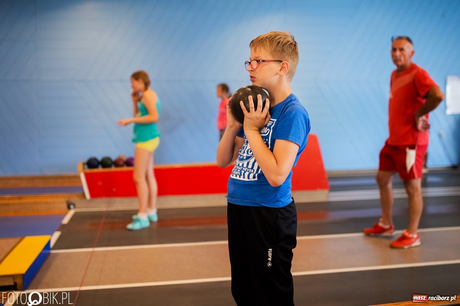 Zdjęcie w galerii na portalu naszraciborz.pl: Wakacyjna rywalizacja kręglarska przy Zamkowej wiadomości z regionu