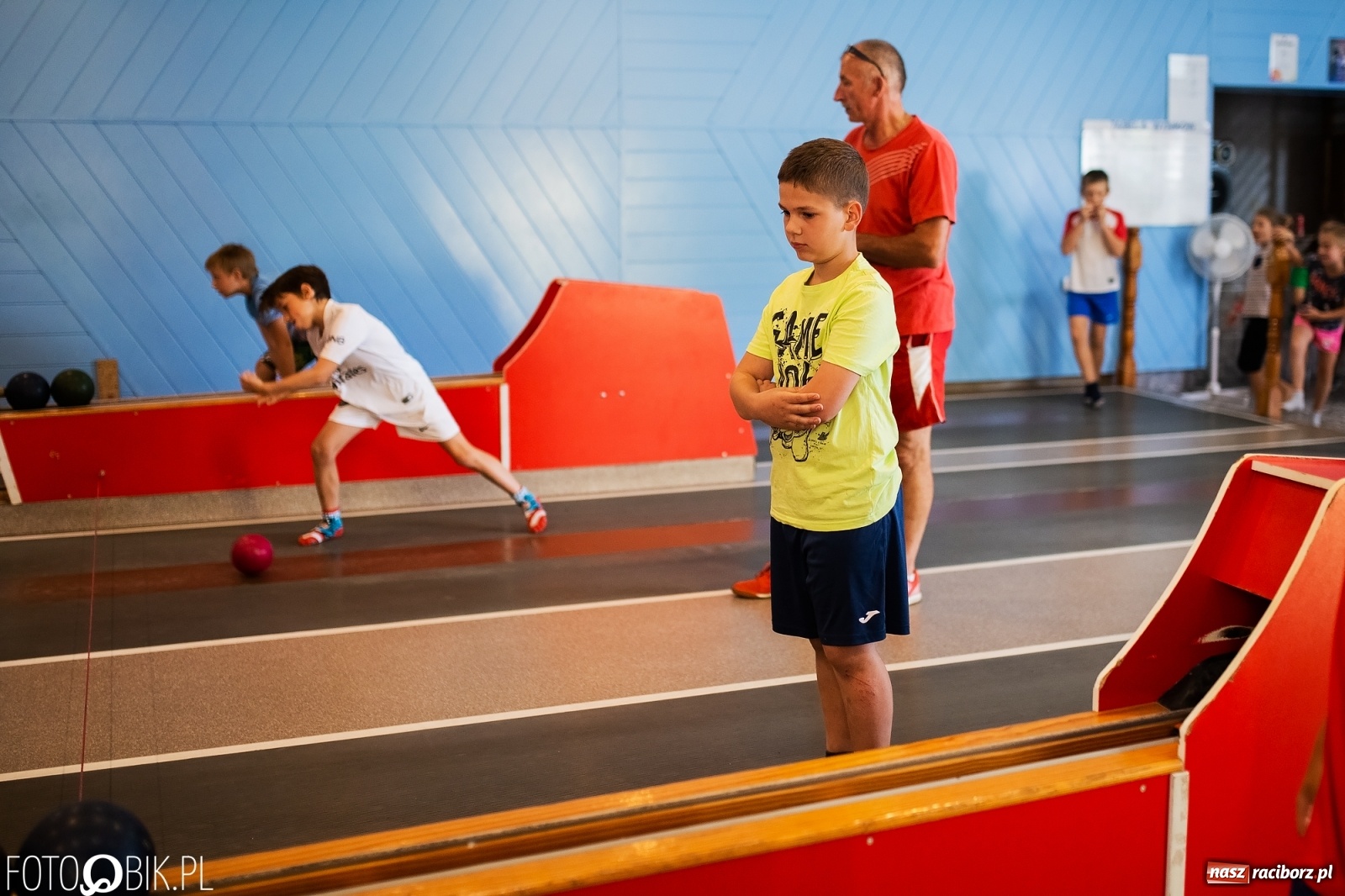 Zdjęcie w galerii na portalu naszraciborz.pl: Wakacyjna rywalizacja kręglarska przy Zamkowej wiadomości z regionu