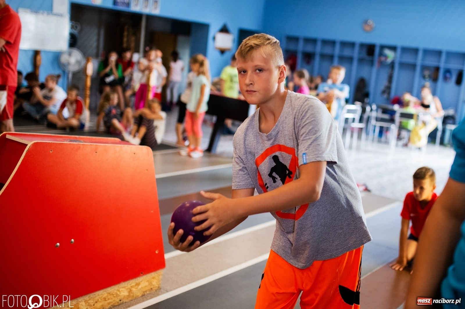 Zdjęcie w galerii na portalu naszraciborz.pl: Wakacyjna rywalizacja kręglarska przy Zamkowej wiadomości z regionu