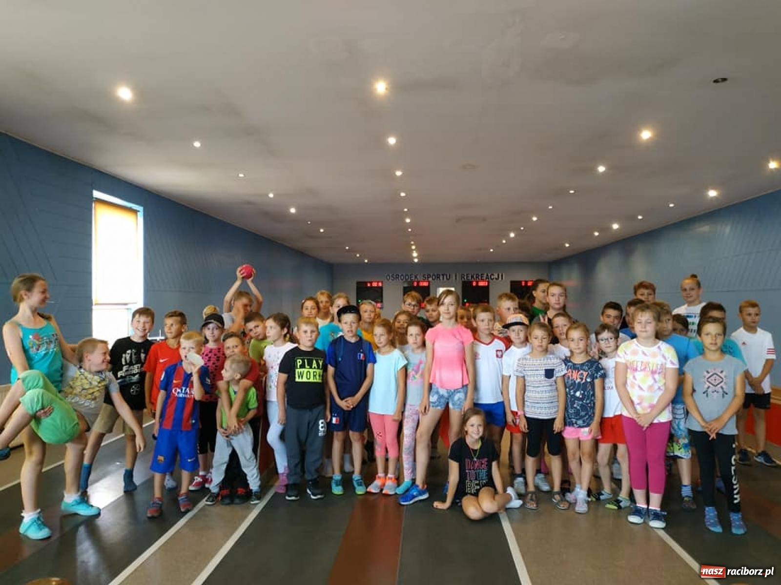 Zdjęcie w galerii na portalu naszraciborz.pl: Wakacyjna rywalizacja kręglarska przy Zamkowej wiadomości z regionu