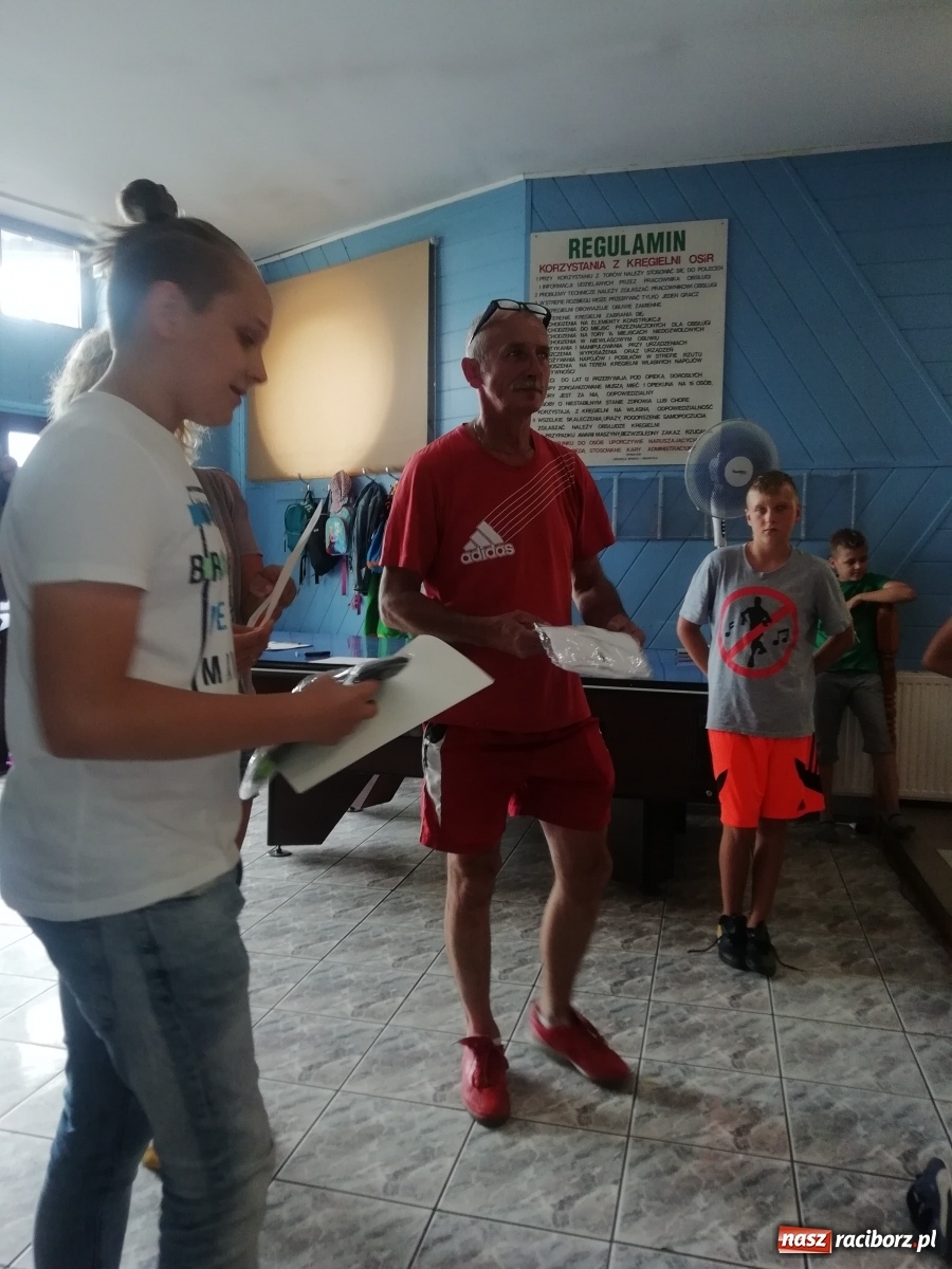 Zdjęcie w galerii na portalu naszraciborz.pl: Wakacyjna rywalizacja kręglarska przy Zamkowej wiadomości z regionu