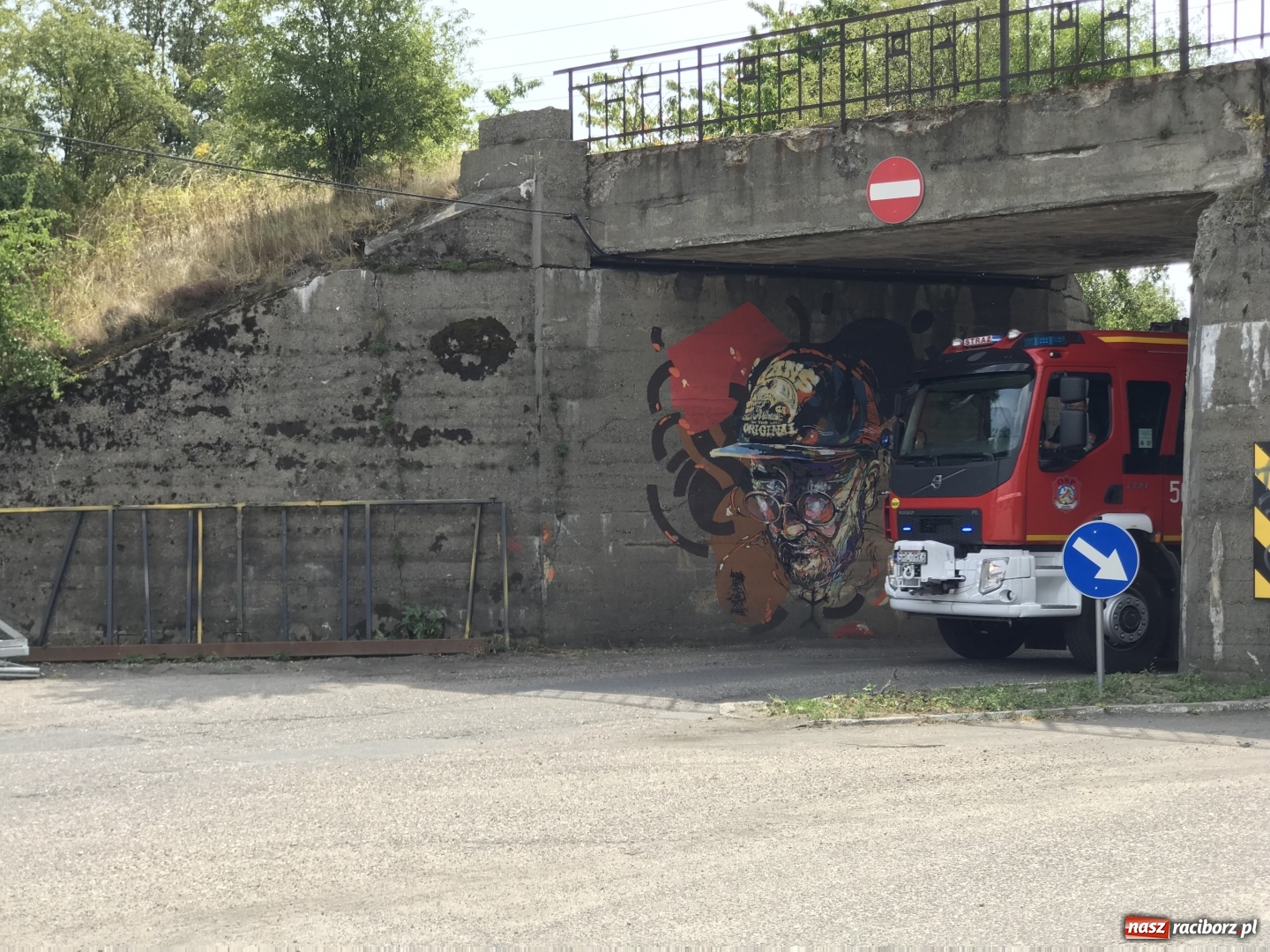 Zdjęcie w galerii na portalu naszraciborz.pl: Wozy strażackie pognały do Studziennej  wiadomości z regionu