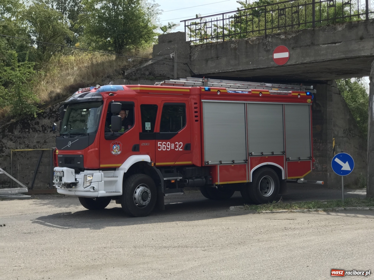 Zdjęcie w galerii na portalu naszraciborz.pl: Wozy strażackie pognały do Studziennej  wiadomości z regionu