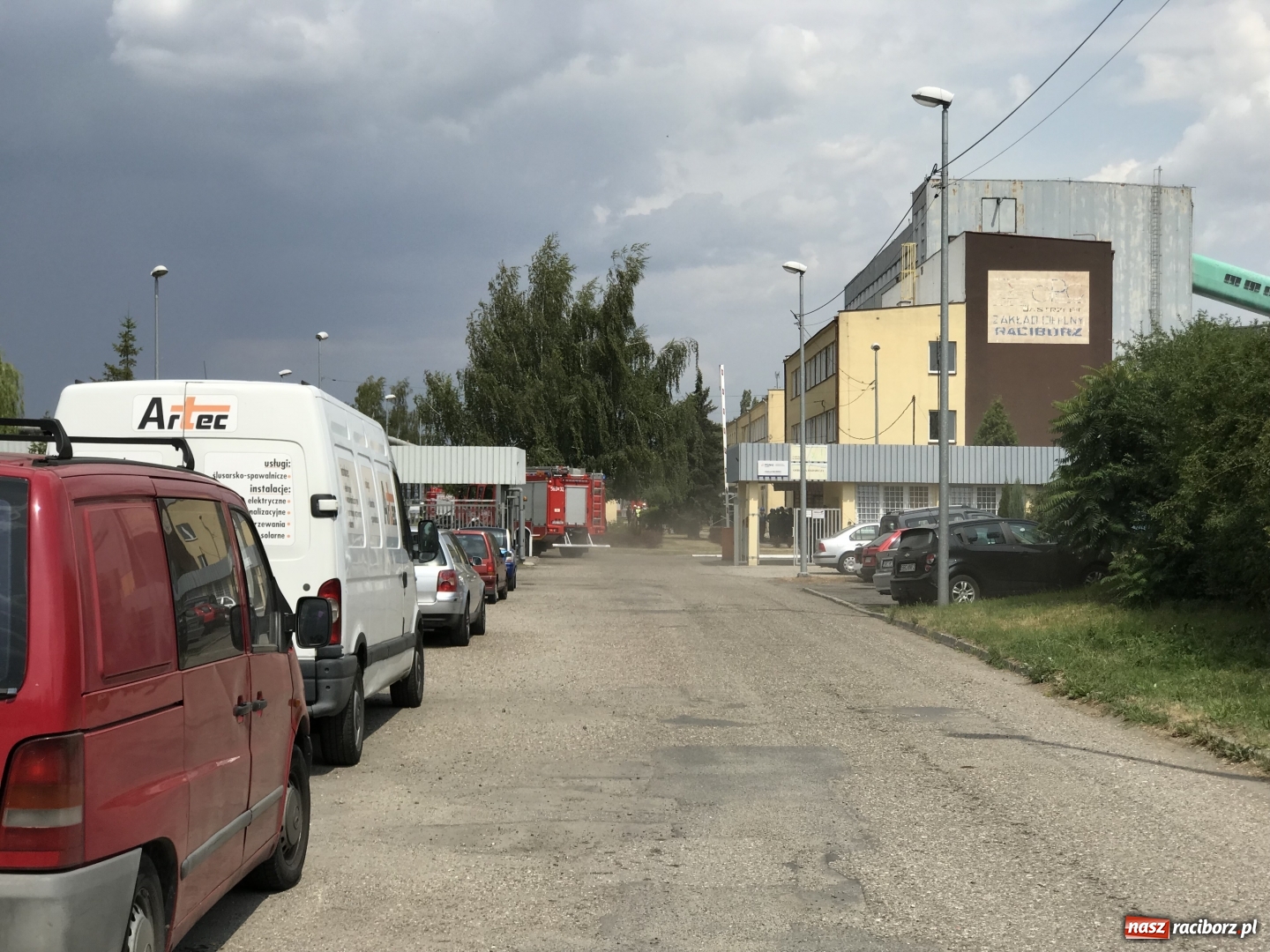 Zdjęcie w galerii na portalu naszraciborz.pl: Wozy strażackie pognały do Studziennej  wiadomości z regionu