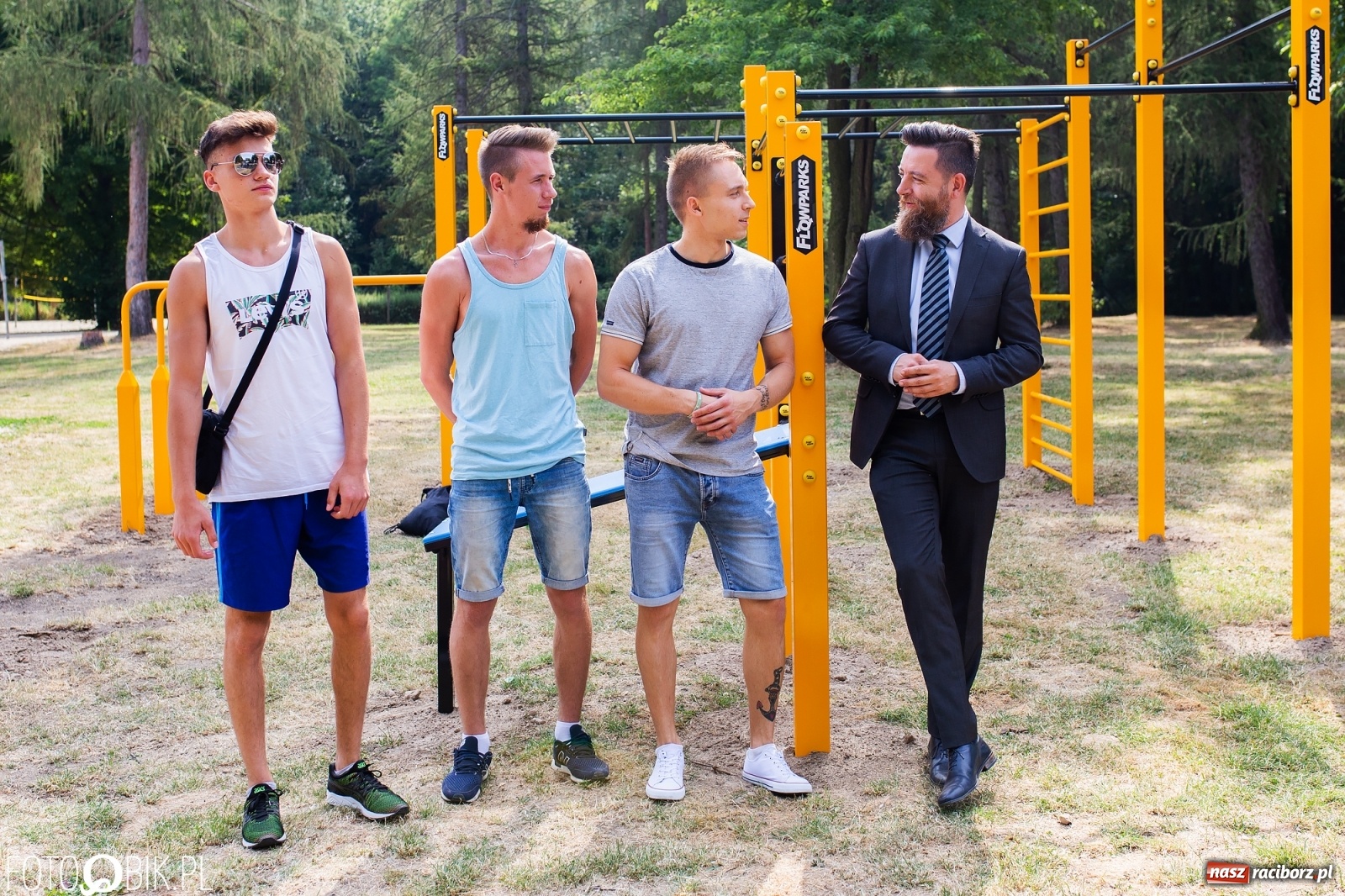 Zdjęcie w galerii na portalu naszraciborz.pl: Otwarcie parku do Street Workout na Oborze wiadomości z regionu