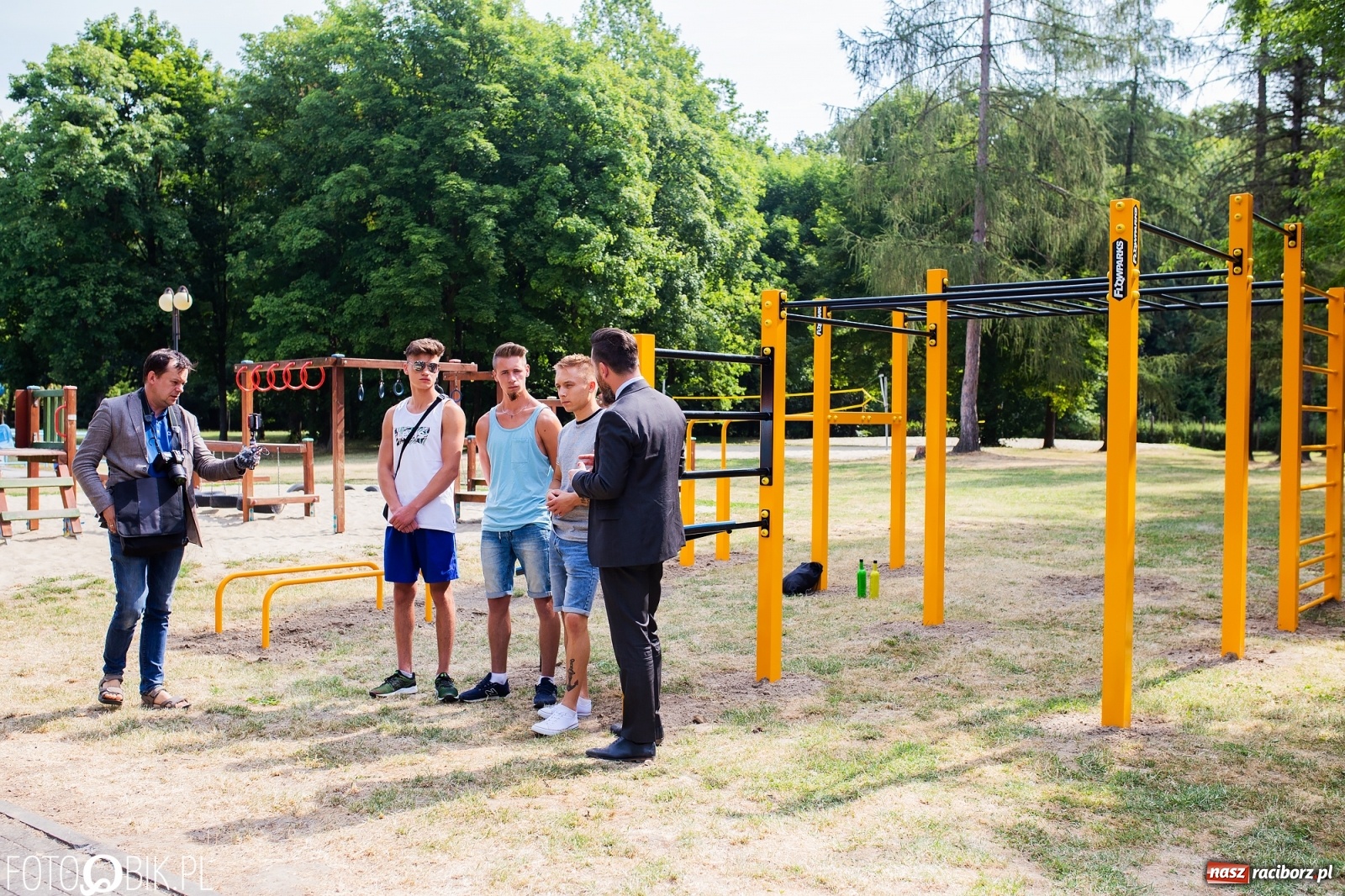 Zdjęcie w galerii na portalu naszraciborz.pl: Otwarcie parku do Street Workout na Oborze wiadomości z regionu