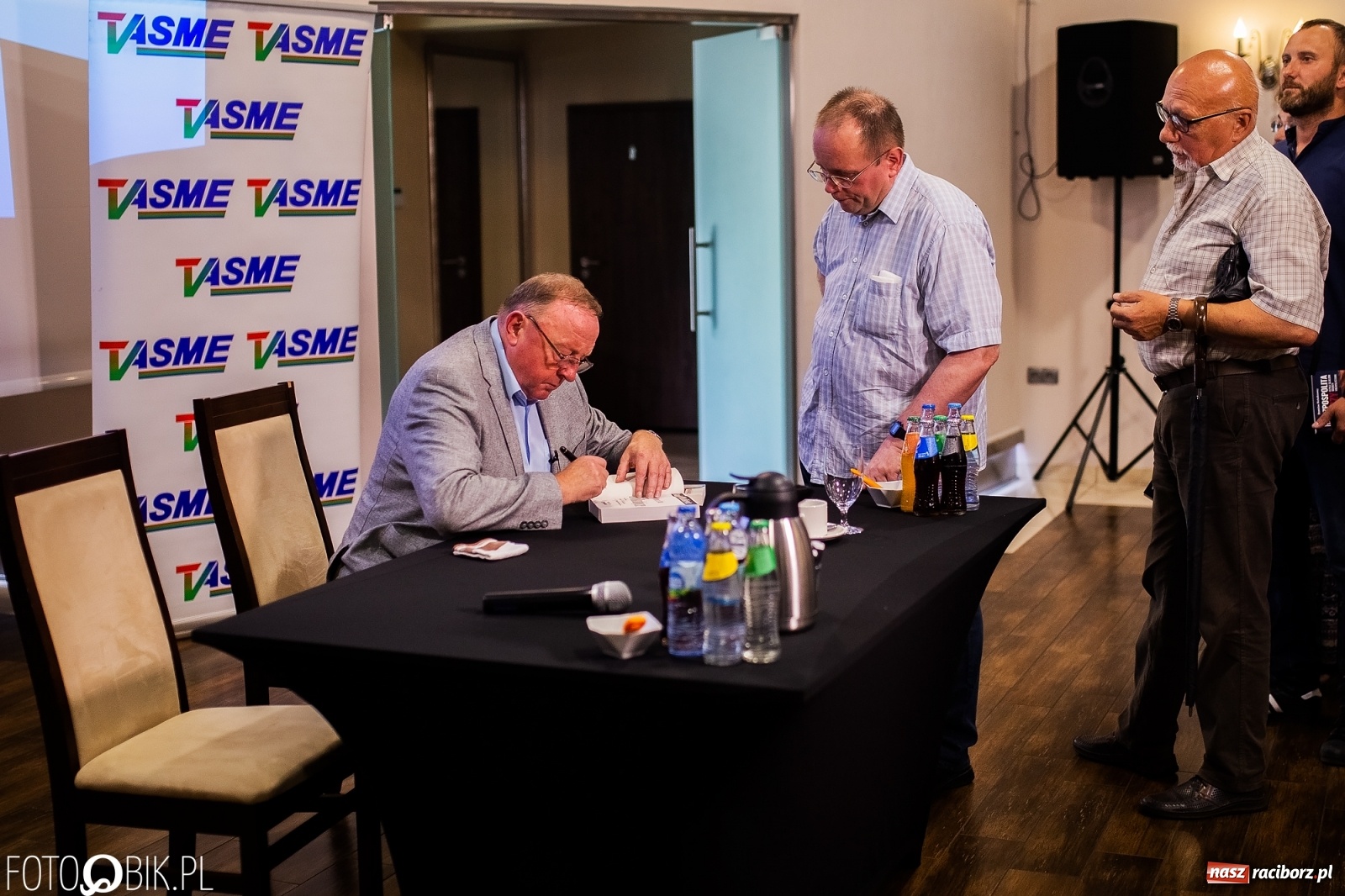 Zdjęcie w galerii na portalu naszraciborz.pl: Prezes jak Edward Gierek. Stanisław Michalkiewicz w Raciborzu wiadomości z regionu