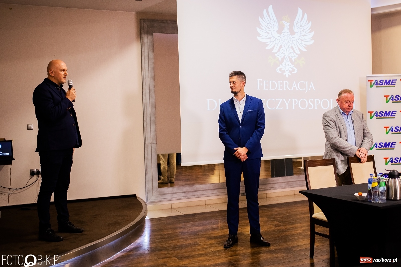 Zdjęcie w galerii na portalu naszraciborz.pl: Prezes jak Edward Gierek. Stanisław Michalkiewicz w Raciborzu wiadomości z regionu