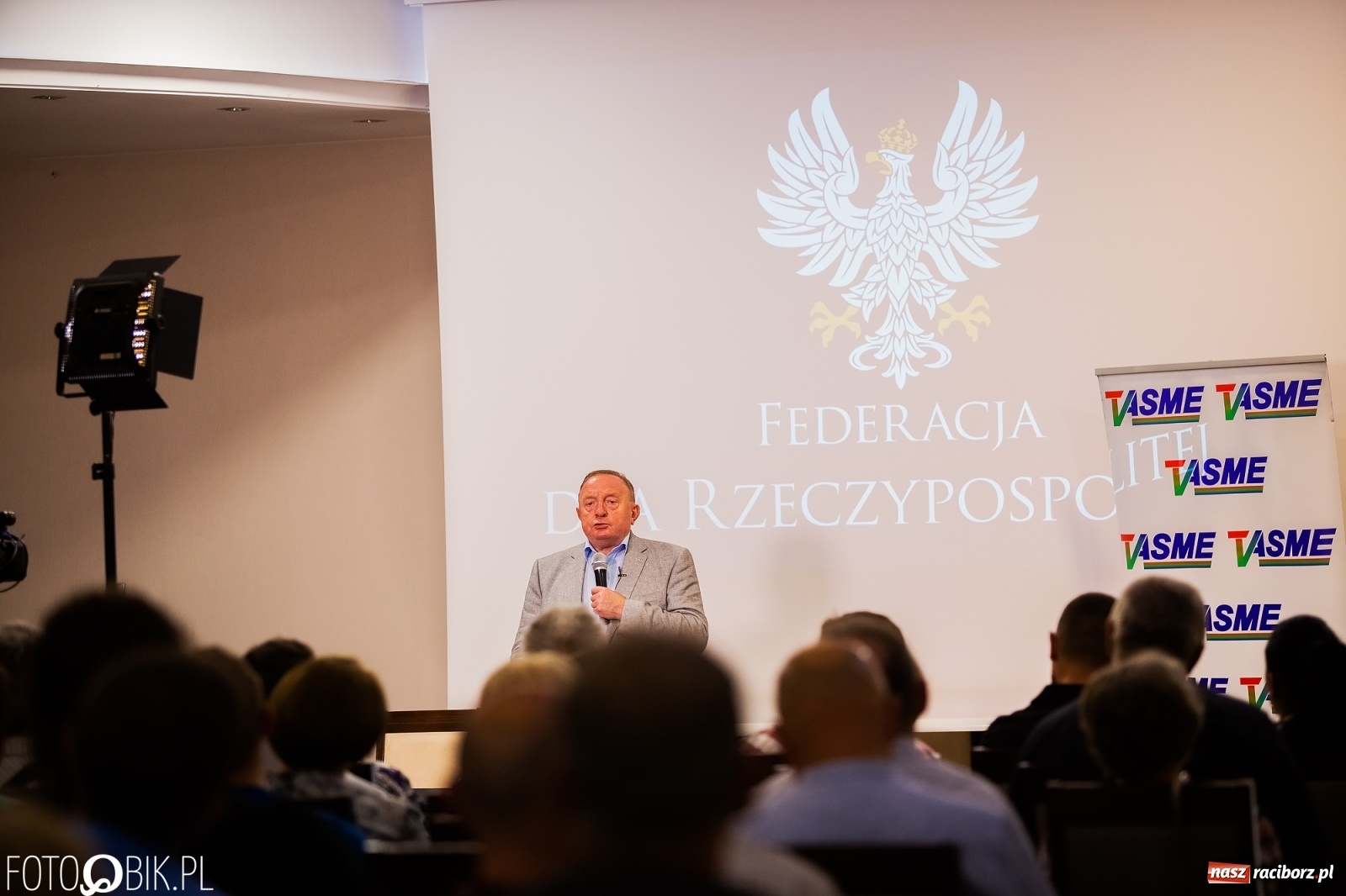 Zdjęcie w galerii na portalu naszraciborz.pl: Prezes jak Edward Gierek. Stanisław Michalkiewicz w Raciborzu wiadomości z regionu