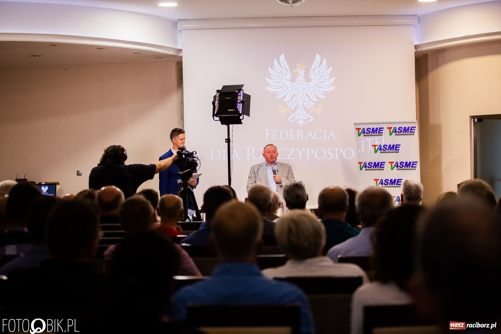 Zdjęcie w galerii na portalu naszraciborz.pl: Prezes jak Edward Gierek. Stanisław Michalkiewicz w Raciborzu wiadomości z regionu