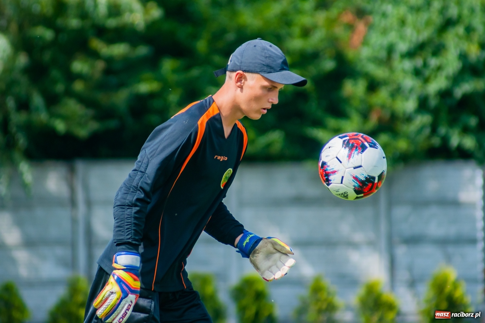 Zdjęcie w galerii na portalu naszraciborz.pl: Perfekt Home z pucharem sołtysa. Safer zdetronizowany [FOTO i WIDEO] wiadomości z regionu