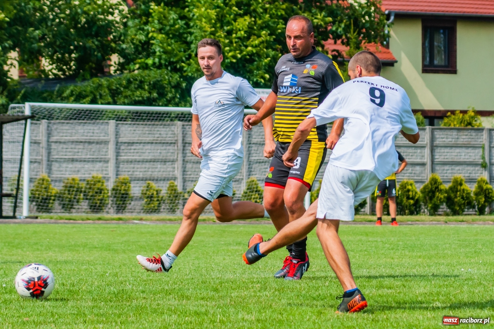 Zdjęcie w galerii na portalu naszraciborz.pl: Perfekt Home z pucharem sołtysa. Safer zdetronizowany [FOTO i WIDEO] wiadomości z regionu