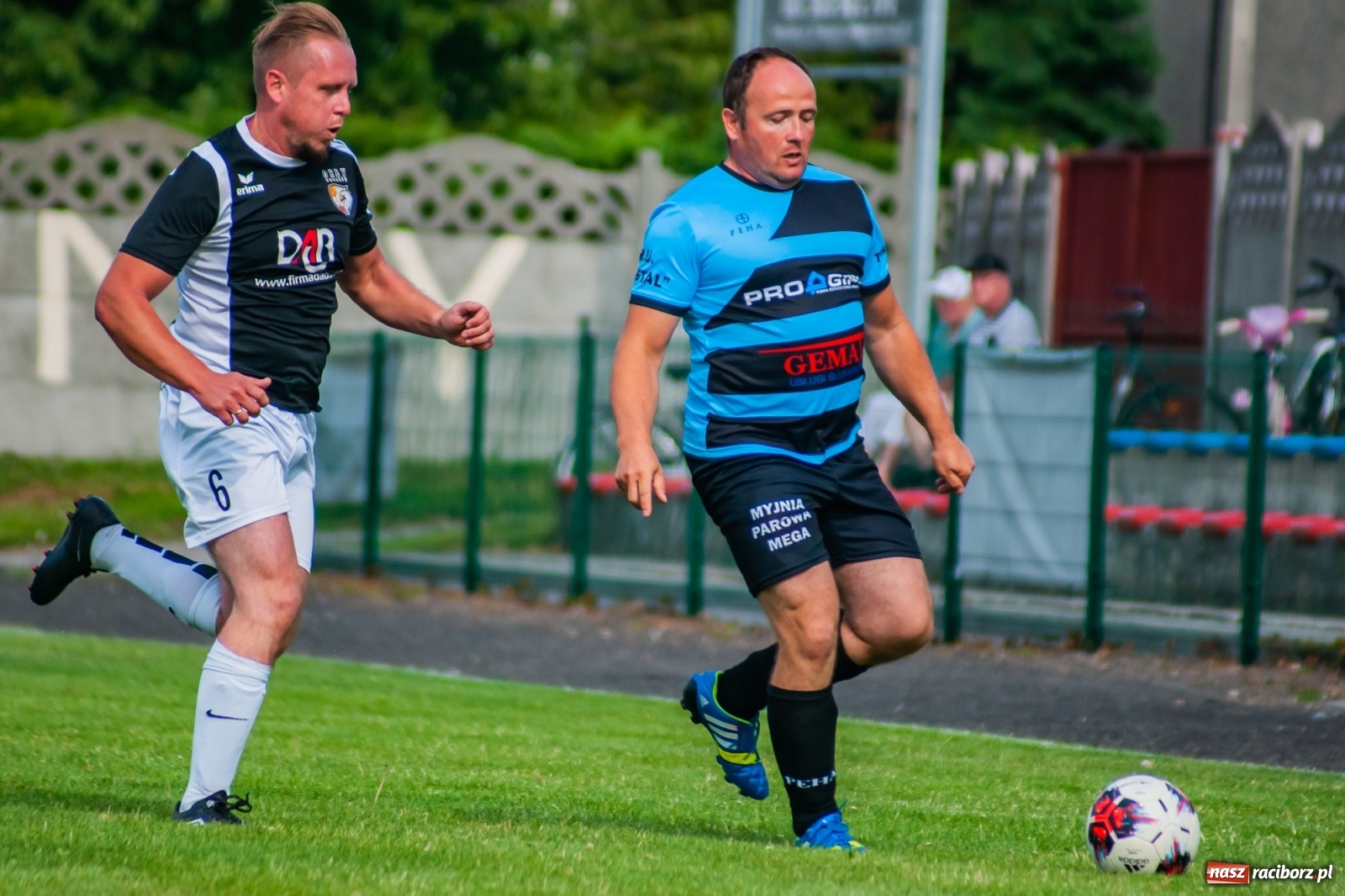 Zdjęcie w galerii na portalu naszraciborz.pl: Perfekt Home z pucharem sołtysa. Safer zdetronizowany [FOTO i WIDEO] wiadomości z regionu