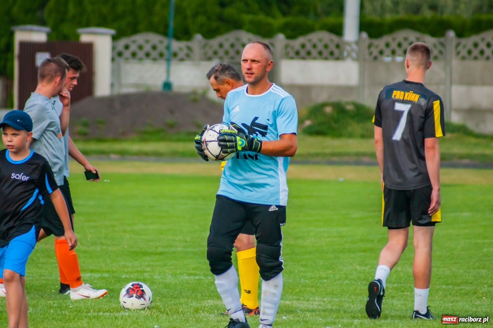 Zdjęcie w galerii na portalu naszraciborz.pl: Perfekt Home z pucharem sołtysa. Safer zdetronizowany [FOTO i WIDEO] wiadomości z regionu