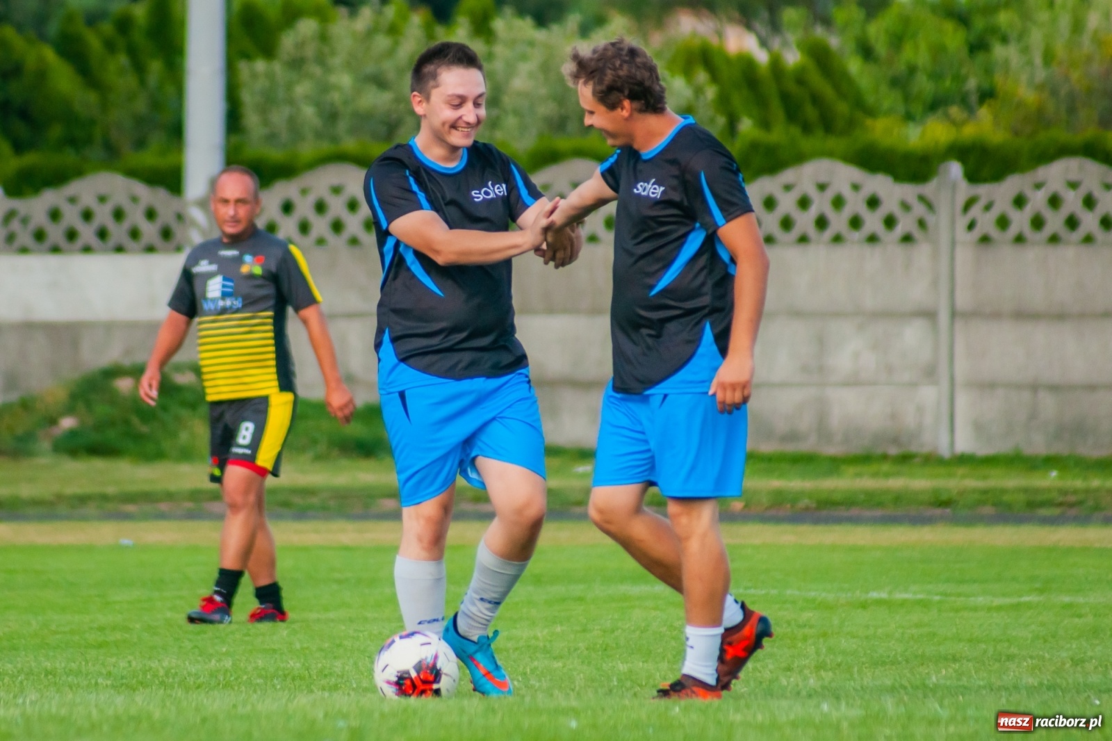 Zdjęcie w galerii na portalu naszraciborz.pl: Perfekt Home z pucharem sołtysa. Safer zdetronizowany [FOTO i WIDEO] wiadomości z regionu