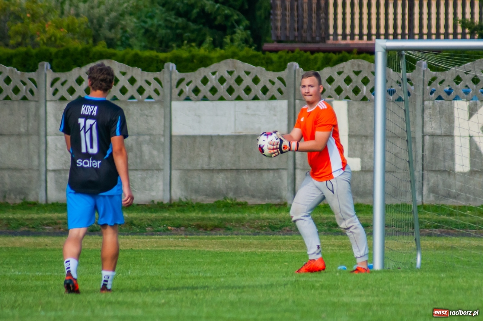 Zdjęcie w galerii na portalu naszraciborz.pl: Perfekt Home z pucharem sołtysa. Safer zdetronizowany [FOTO i WIDEO] wiadomości z regionu