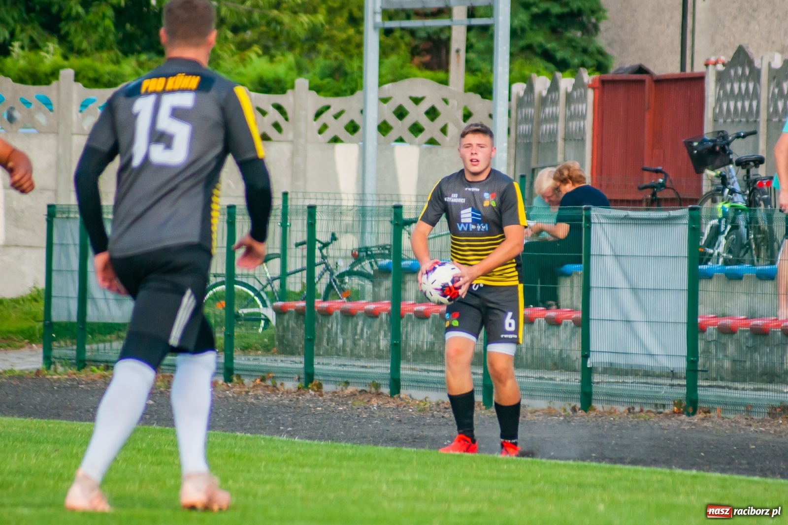 Zdjęcie w galerii na portalu naszraciborz.pl: Perfekt Home z pucharem sołtysa. Safer zdetronizowany [FOTO i WIDEO] wiadomości z regionu