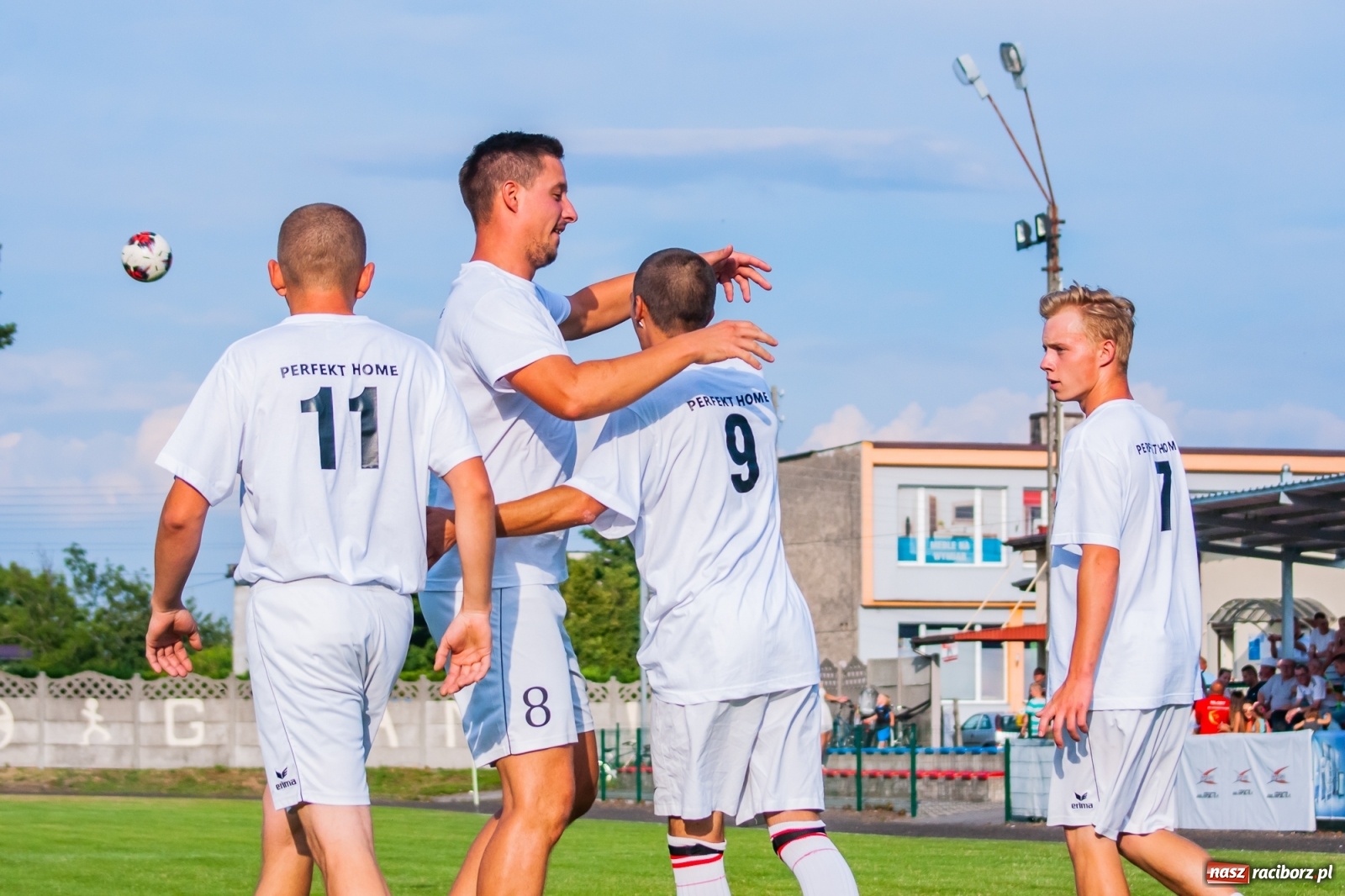 Zdjęcie w galerii na portalu naszraciborz.pl: Perfekt Home z pucharem sołtysa. Safer zdetronizowany [FOTO i WIDEO] wiadomości z regionu