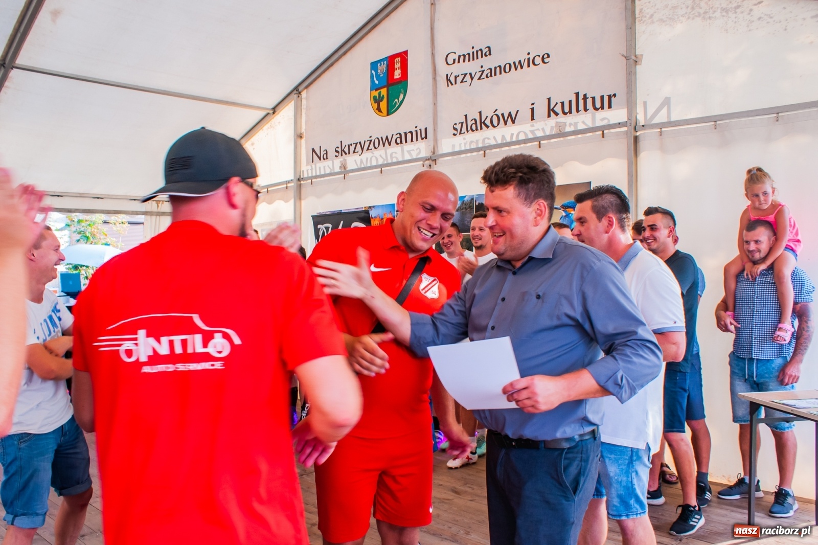 Zdjęcie w galerii na portalu naszraciborz.pl: Perfekt Home z pucharem sołtysa. Safer zdetronizowany [FOTO i WIDEO] wiadomości z regionu