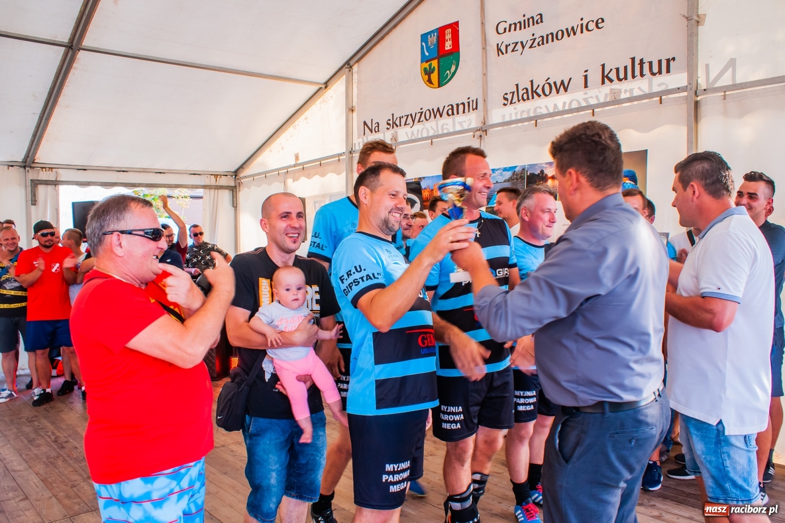 Zdjęcie w galerii na portalu naszraciborz.pl: Perfekt Home z pucharem sołtysa. Safer zdetronizowany [FOTO i WIDEO] wiadomości z regionu