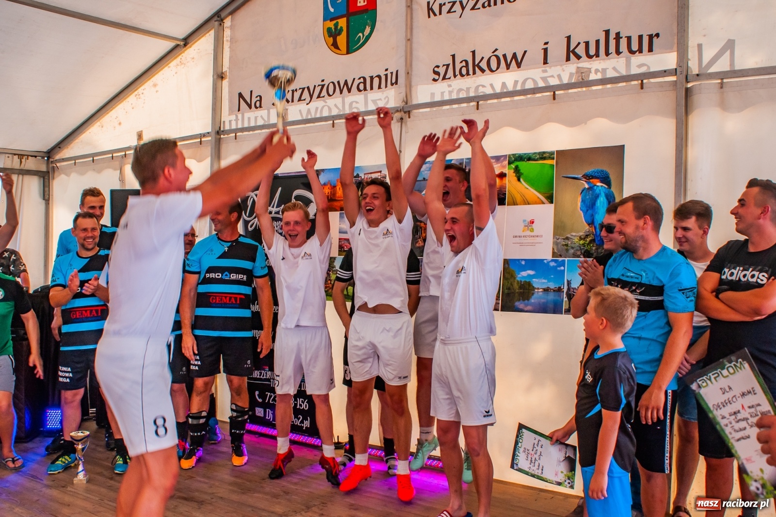 Zdjęcie w galerii na portalu naszraciborz.pl: Perfekt Home z pucharem sołtysa. Safer zdetronizowany [FOTO i WIDEO] wiadomości z regionu