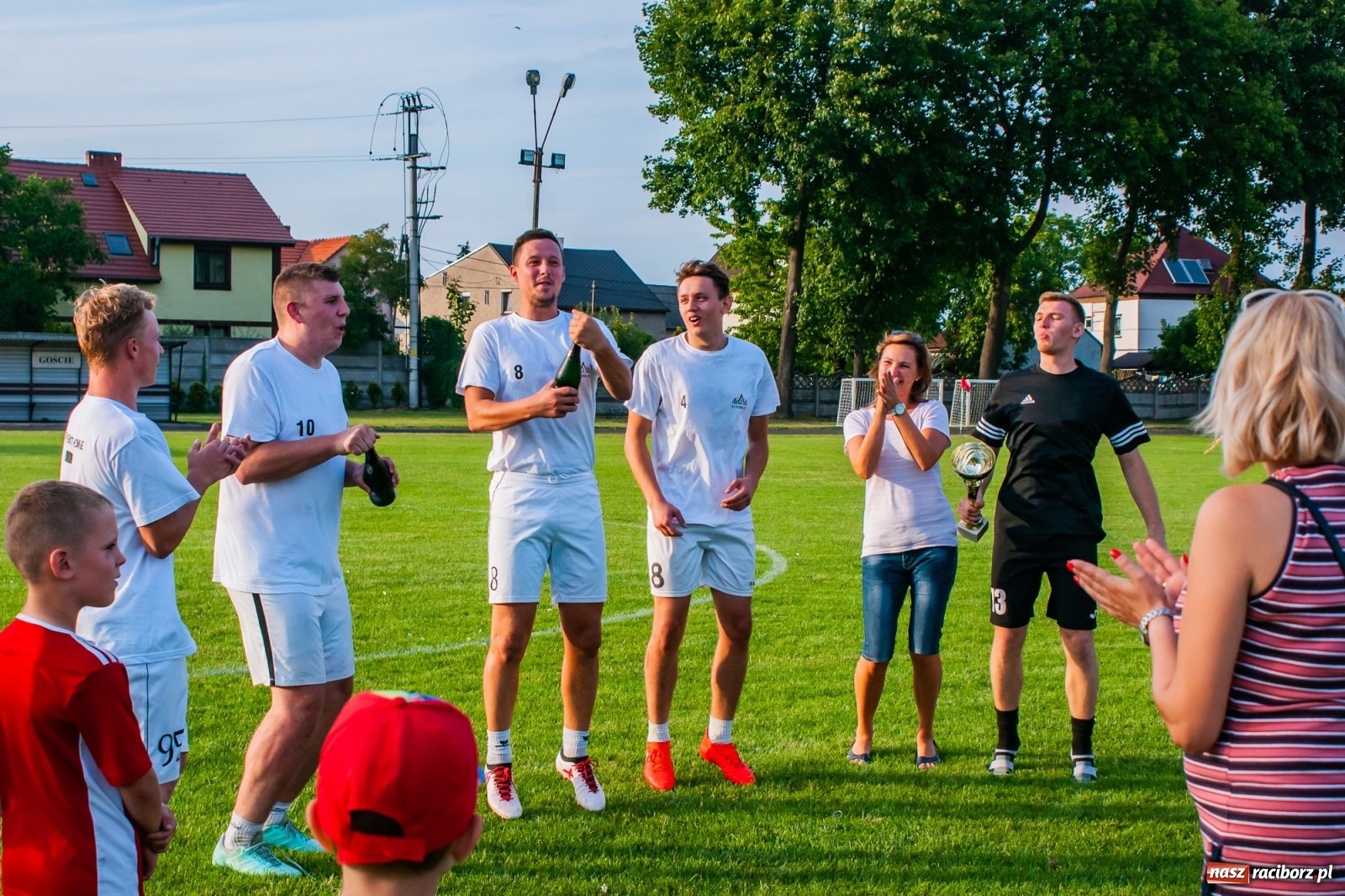 Zdjęcie w galerii na portalu naszraciborz.pl: Perfekt Home z pucharem sołtysa. Safer zdetronizowany [FOTO i WIDEO] wiadomości z regionu