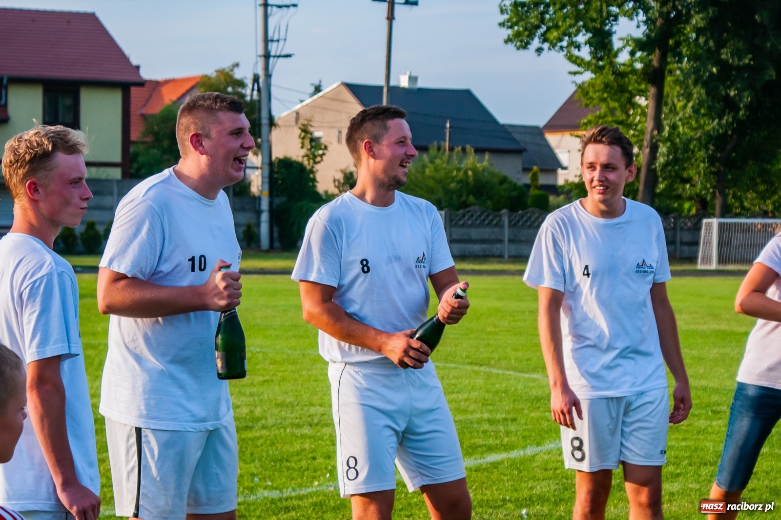 Zdjęcie w galerii na portalu naszraciborz.pl: Perfekt Home z pucharem sołtysa. Safer zdetronizowany [FOTO i WIDEO] wiadomości z regionu