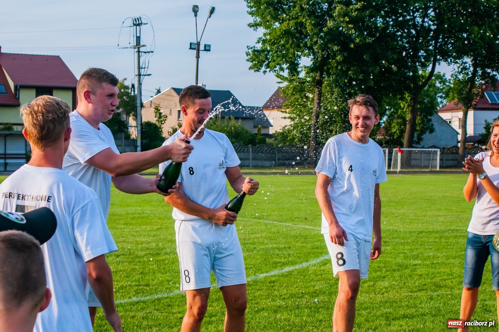 Zdjęcie w galerii na portalu naszraciborz.pl: Perfekt Home z pucharem sołtysa. Safer zdetronizowany [FOTO i WIDEO] wiadomości z regionu