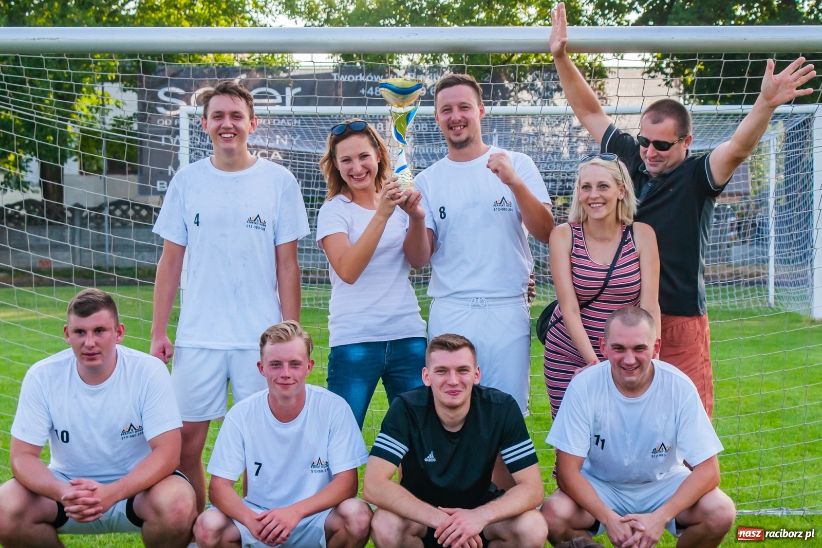 Zdjęcie w galerii na portalu naszraciborz.pl: Perfekt Home z pucharem sołtysa. Safer zdetronizowany [FOTO i WIDEO] wiadomości z regionu