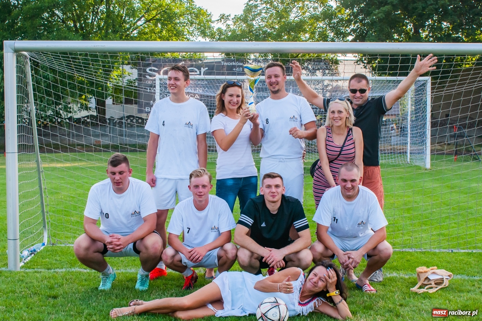 Zdjęcie w galerii na portalu naszraciborz.pl: Perfekt Home z pucharem sołtysa. Safer zdetronizowany [FOTO i WIDEO] wiadomości z regionu