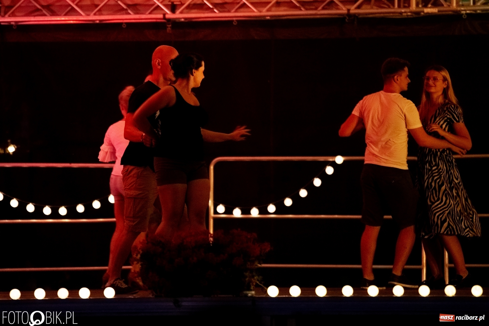 Zdjęcie w galerii na portalu naszraciborz.pl: Salsoteka na Zamku Piastowskim wiadomości z regionu