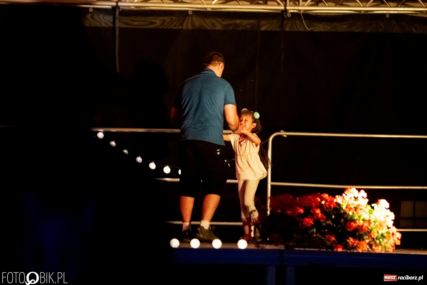 Zdjęcie w galerii na portalu naszraciborz.pl: Salsoteka na Zamku Piastowskim wiadomości z regionu