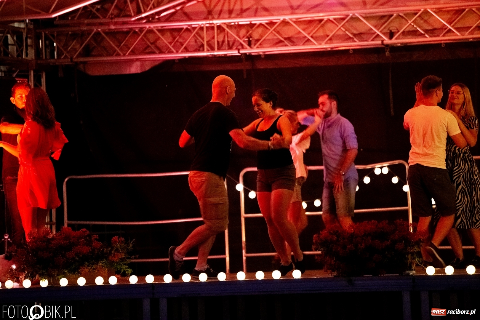 Zdjęcie w galerii na portalu naszraciborz.pl: Salsoteka na Zamku Piastowskim wiadomości z regionu