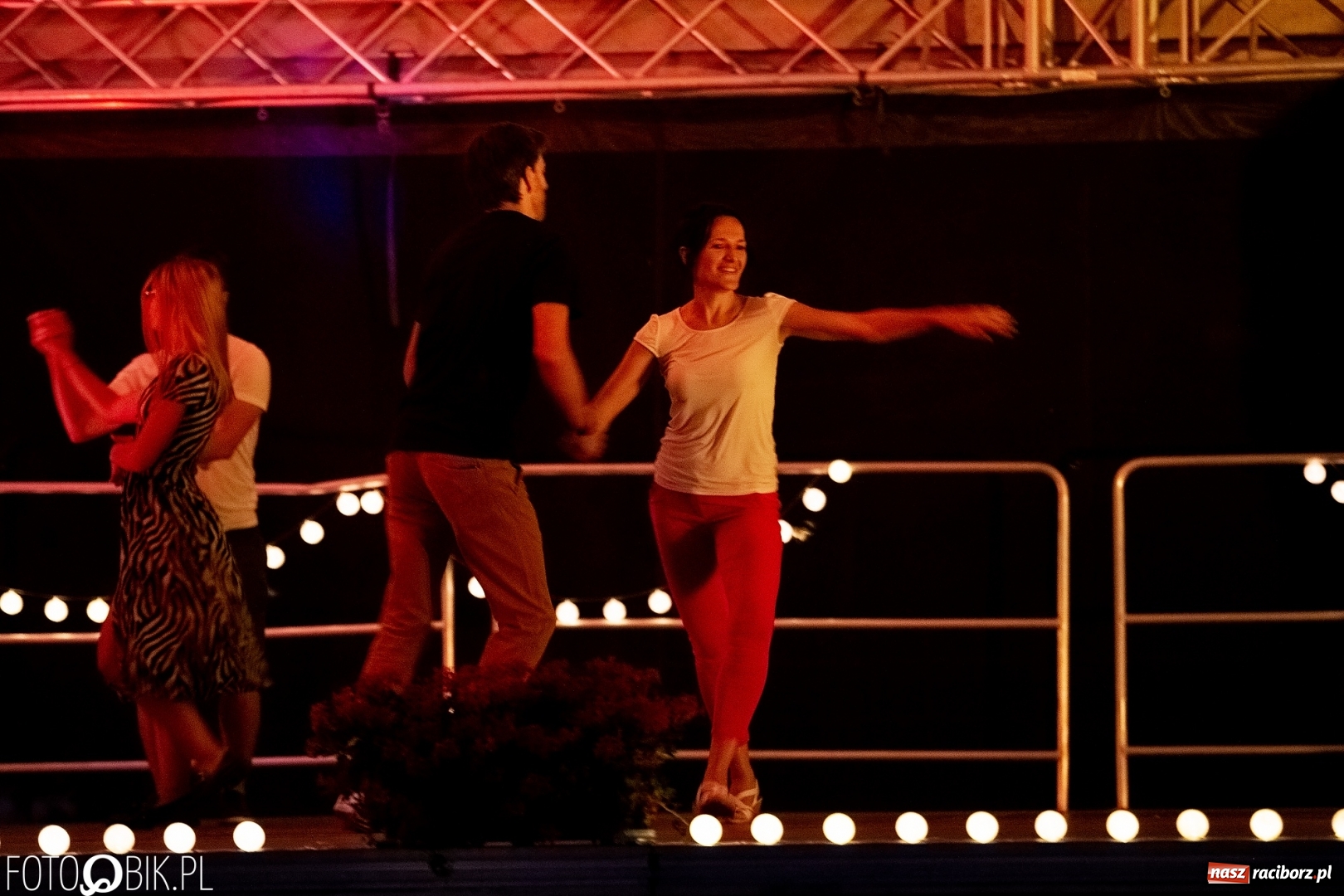 Zdjęcie w galerii na portalu naszraciborz.pl: Salsoteka na Zamku Piastowskim wiadomości z regionu