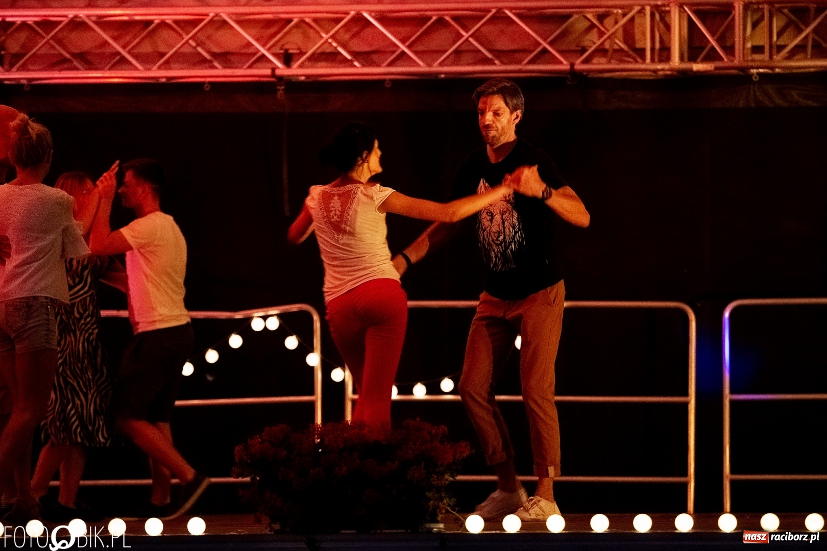 Zdjęcie w galerii na portalu naszraciborz.pl: Salsoteka na Zamku Piastowskim wiadomości z regionu