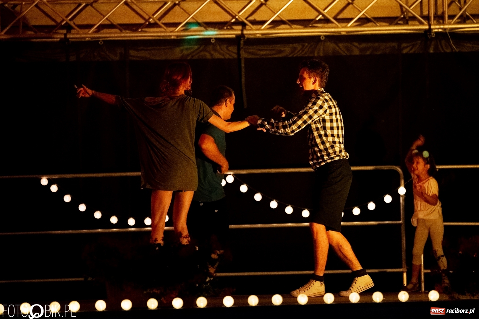 Zdjęcie w galerii na portalu naszraciborz.pl: Salsoteka na Zamku Piastowskim wiadomości z regionu