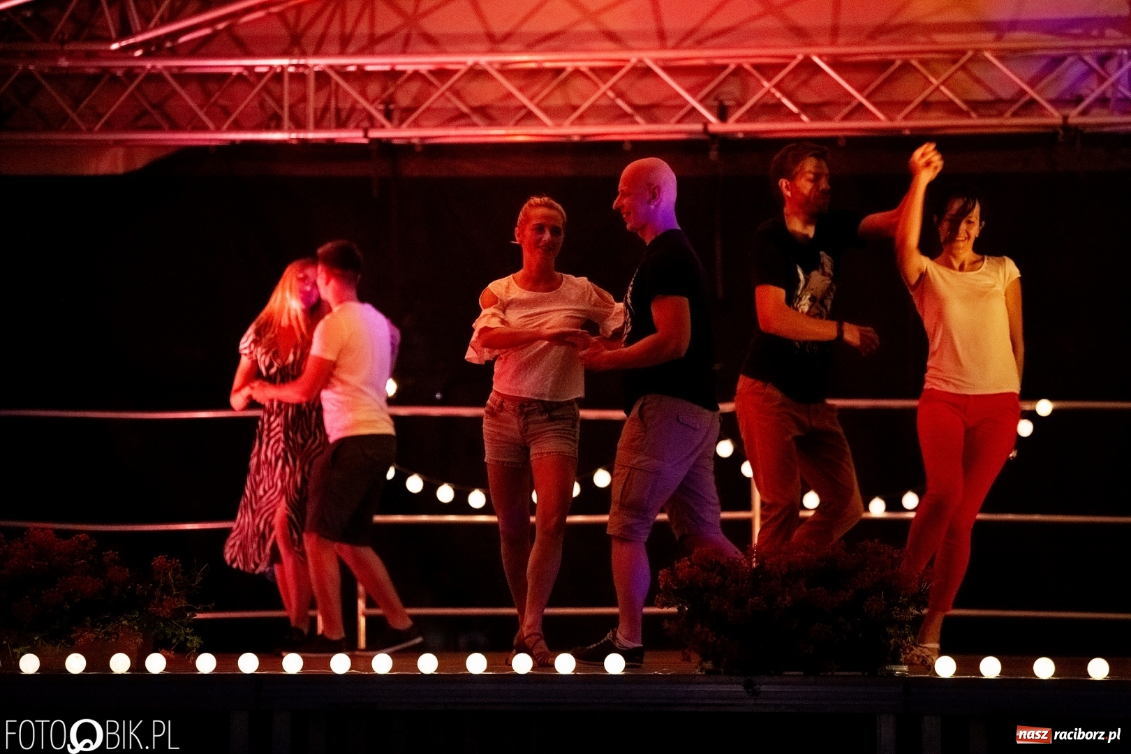 Zdjęcie w galerii na portalu naszraciborz.pl: Salsoteka na Zamku Piastowskim wiadomości z regionu