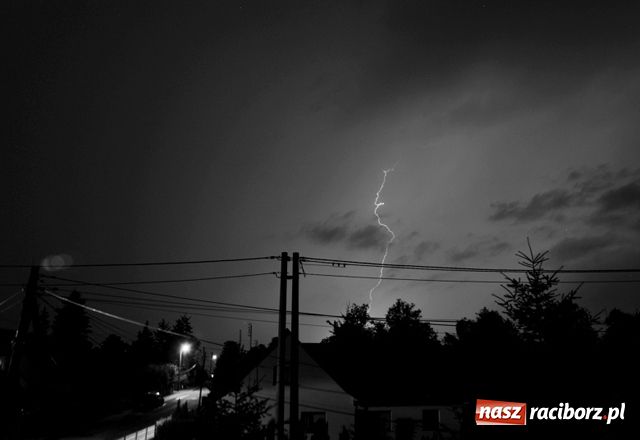 Zdjęcie w galerii na portalu naszraciborz.pl: Burza nad Raciborszczyzną wiadomości z regionu