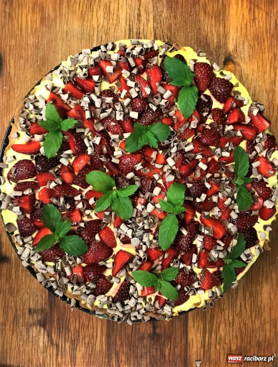 Zdjęcie w galerii na portalu naszraciborz.pl: Tarta truskawkowa na poprawienie humoru wiadomości z regionu