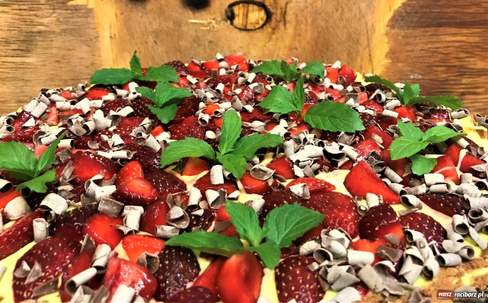 Zdjęcie w galerii na portalu naszraciborz.pl: Tarta truskawkowa na poprawienie humoru wiadomości z regionu