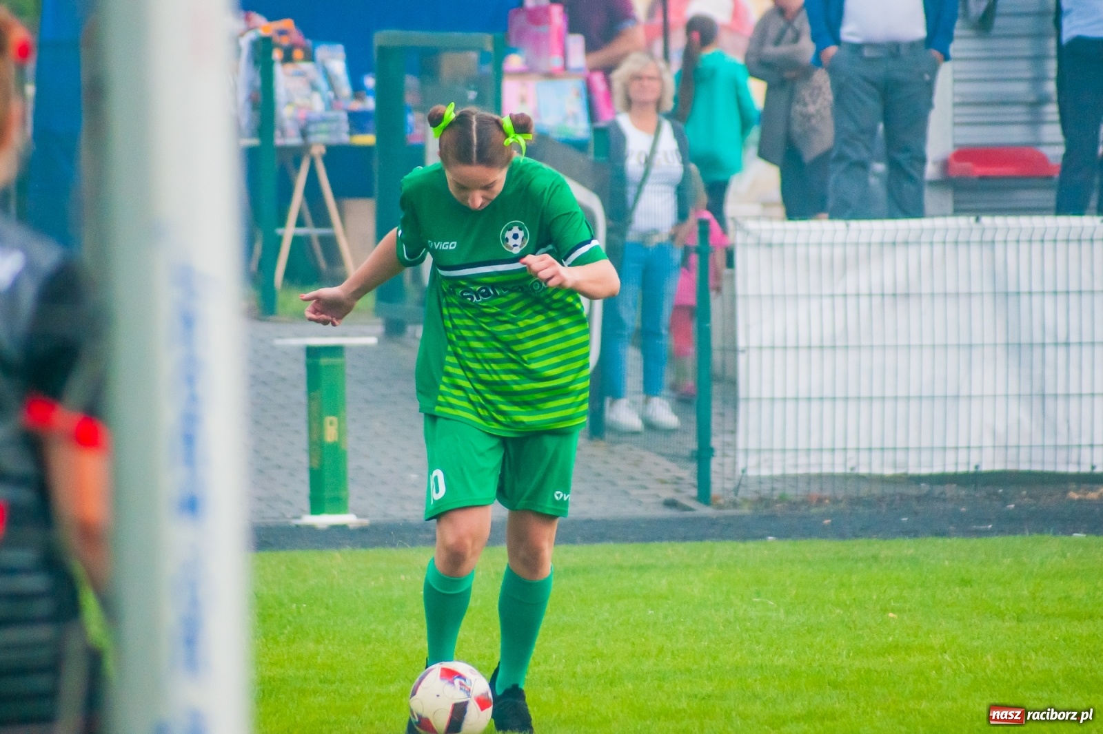Zdjęcie w galerii na portalu naszraciborz.pl: Kobiece starcie w Tworkowie atrakcją drugiego dnia festynu rodzinnego [FOTO i WIDEO] wiadomości z regionu