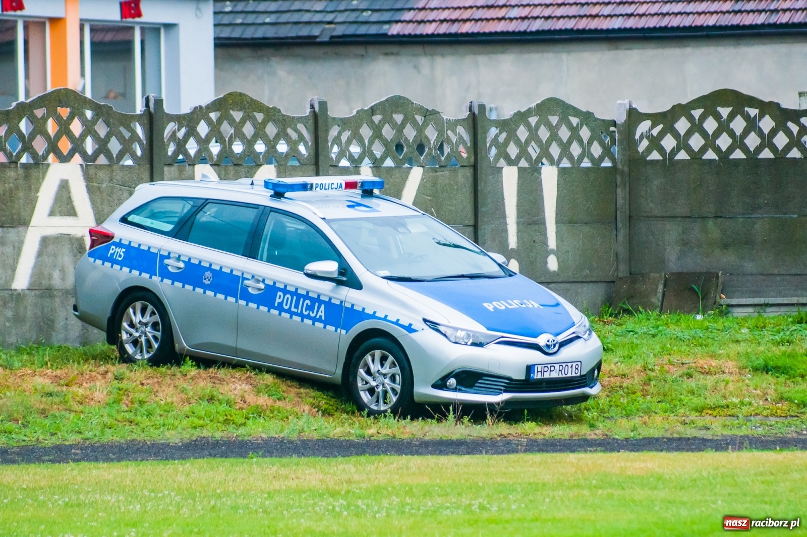 Zdjęcie w galerii na portalu naszraciborz.pl: Kobiece starcie w Tworkowie atrakcją drugiego dnia festynu rodzinnego [FOTO i WIDEO] wiadomości z regionu