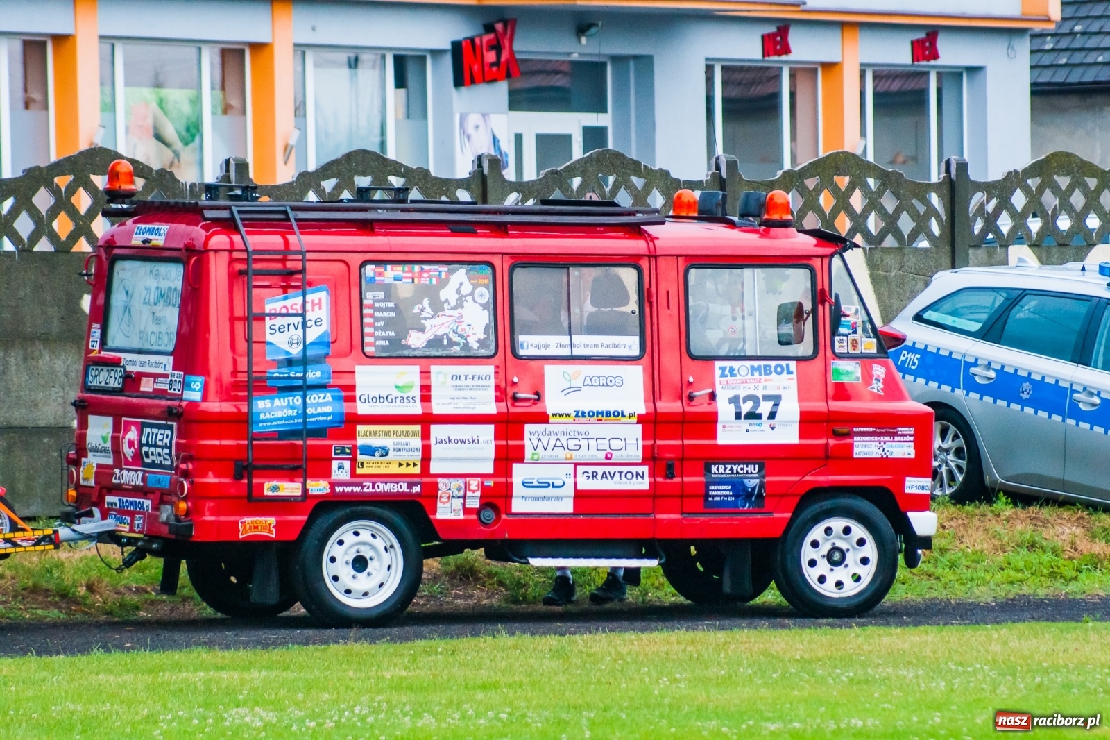 Zdjęcie w galerii na portalu naszraciborz.pl: Kobiece starcie w Tworkowie atrakcją drugiego dnia festynu rodzinnego [FOTO i WIDEO] wiadomości z regionu