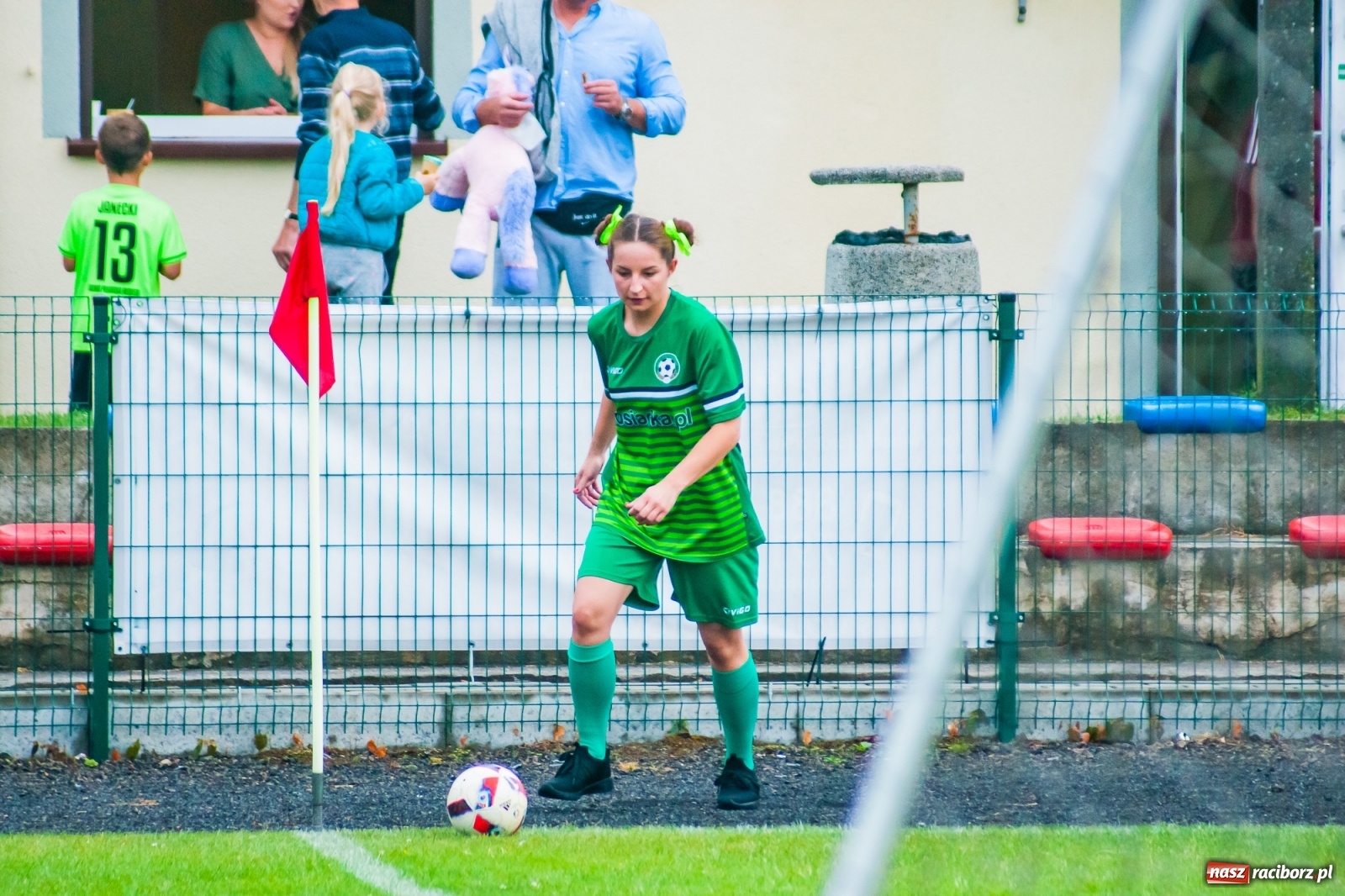 Zdjęcie w galerii na portalu naszraciborz.pl: Kobiece starcie w Tworkowie atrakcją drugiego dnia festynu rodzinnego [FOTO i WIDEO] wiadomości z regionu