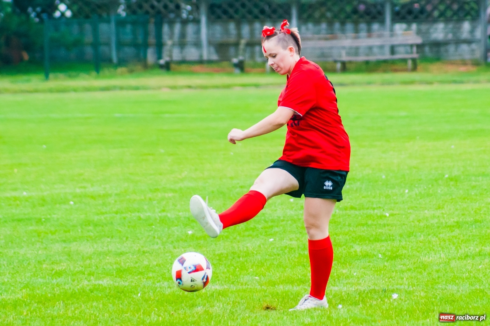 Zdjęcie w galerii na portalu naszraciborz.pl: Kobiece starcie w Tworkowie atrakcją drugiego dnia festynu rodzinnego [FOTO i WIDEO] wiadomości z regionu