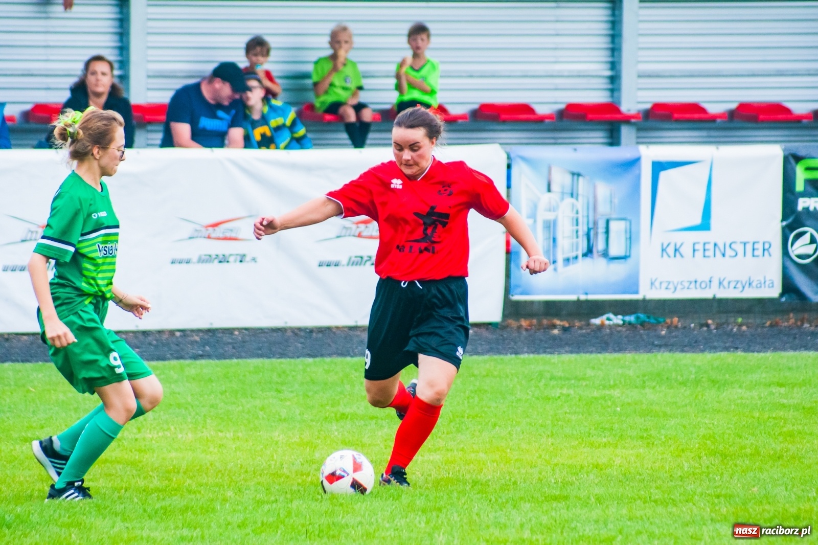 Zdjęcie w galerii na portalu naszraciborz.pl: Kobiece starcie w Tworkowie atrakcją drugiego dnia festynu rodzinnego [FOTO i WIDEO] wiadomości z regionu