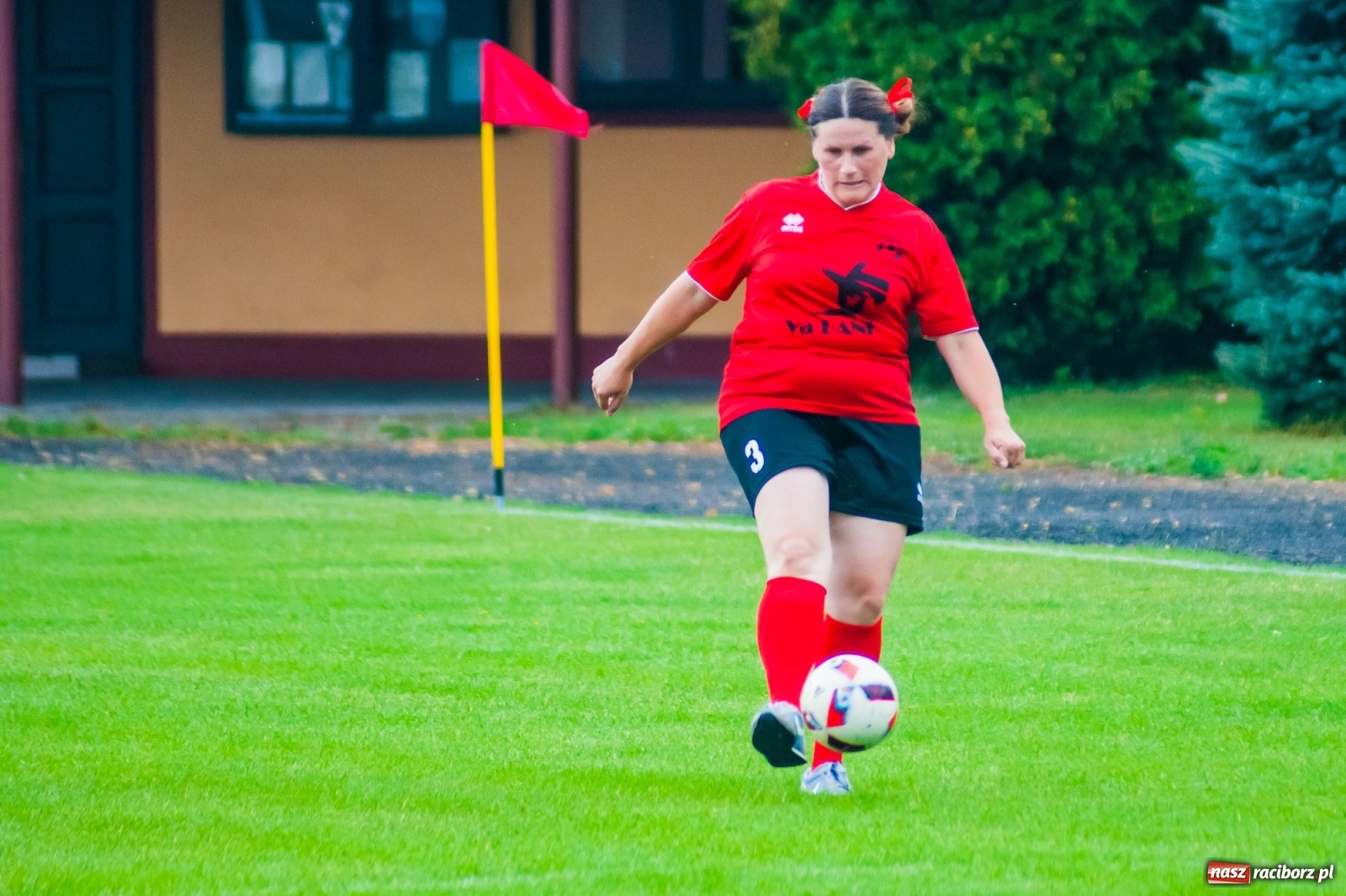 Zdjęcie w galerii na portalu naszraciborz.pl: Kobiece starcie w Tworkowie atrakcją drugiego dnia festynu rodzinnego [FOTO i WIDEO] wiadomości z regionu