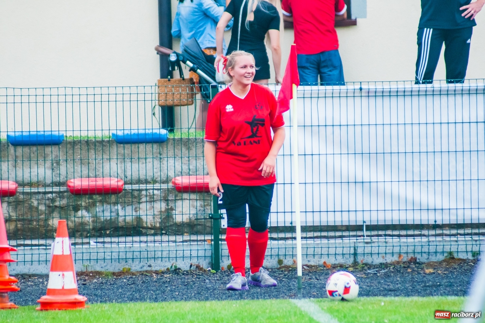 Zdjęcie w galerii na portalu naszraciborz.pl: Kobiece starcie w Tworkowie atrakcją drugiego dnia festynu rodzinnego [FOTO i WIDEO] wiadomości z regionu
