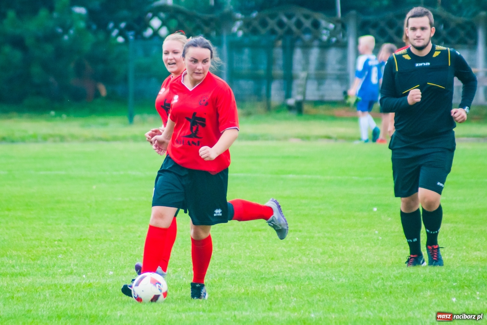 Zdjęcie w galerii na portalu naszraciborz.pl: Kobiece starcie w Tworkowie atrakcją drugiego dnia festynu rodzinnego [FOTO i WIDEO] wiadomości z regionu