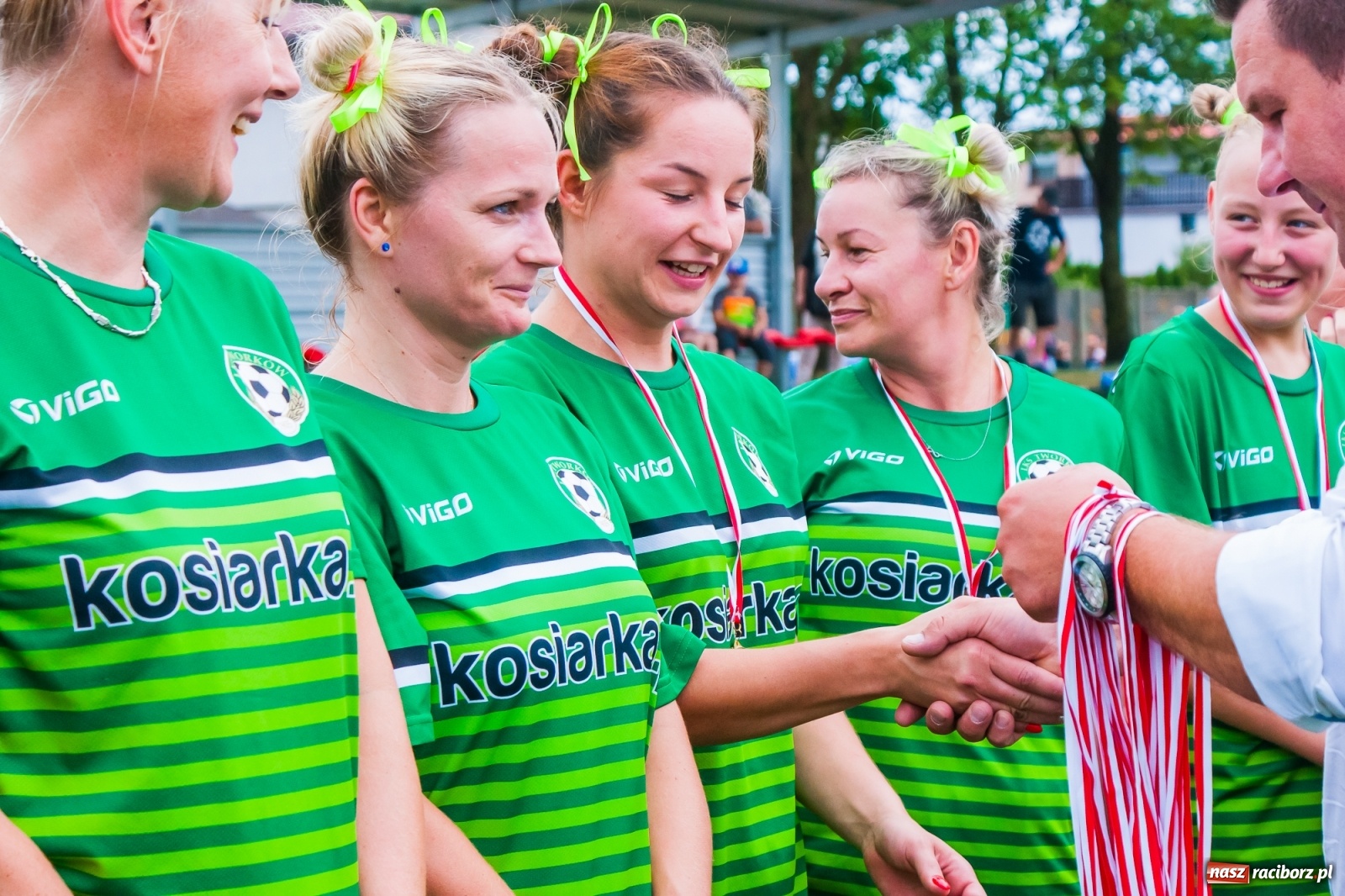 Zdjęcie w galerii na portalu naszraciborz.pl: Kobiece starcie w Tworkowie atrakcją drugiego dnia festynu rodzinnego [FOTO i WIDEO] wiadomości z regionu